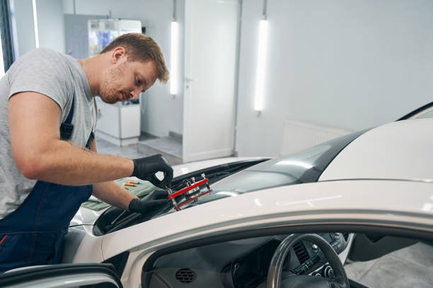  Get Affordable Auto Glass Repair and Windshield Replacement in Fontana, CA