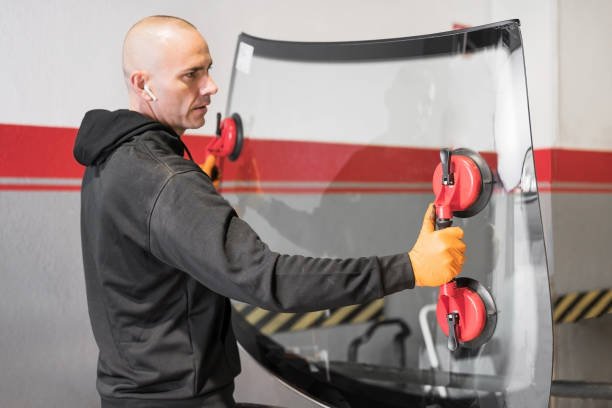 Quick Windshield Repair Tips for the Time-Pressed Driver
